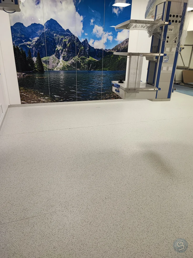 PCV i panele winylowe – trwałe połączenie dla nowoczesnego wnętrza.